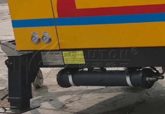water cooling system of concrete trailer pump